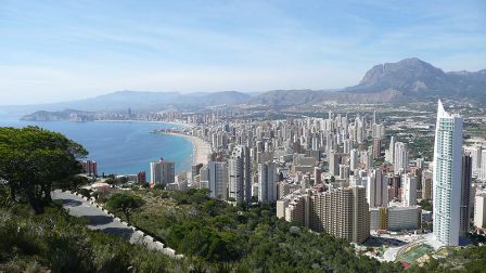 Playa, pueblo e isla de Benidorm