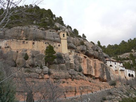 Ermita en la montaña de la Virgen de Balma