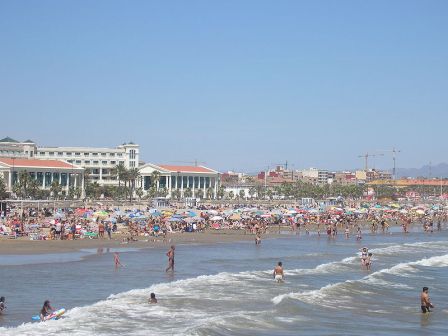 Playa y Balneario de Las Arenas